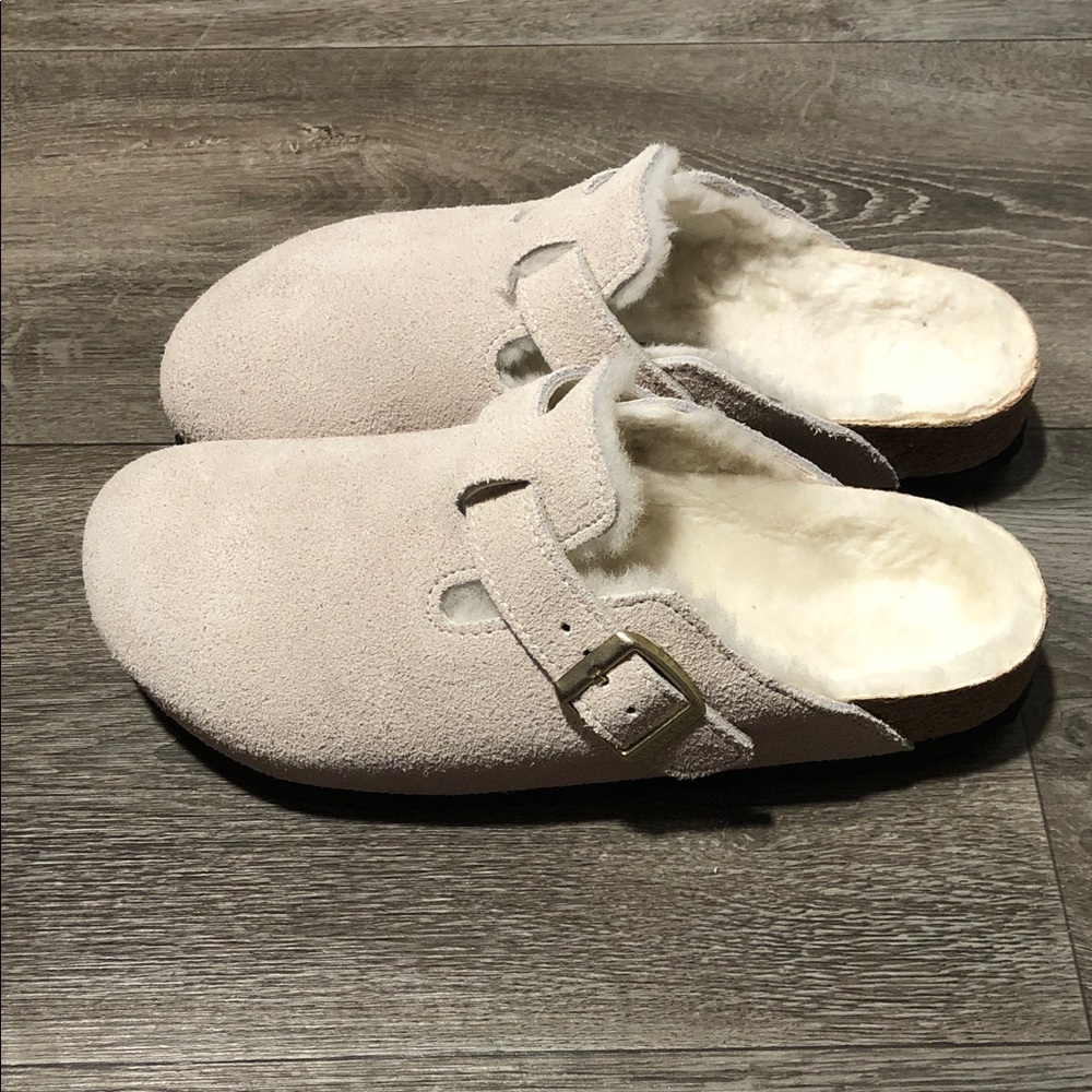 Birkenstock women’s Boston Shearling Slippers - Cream